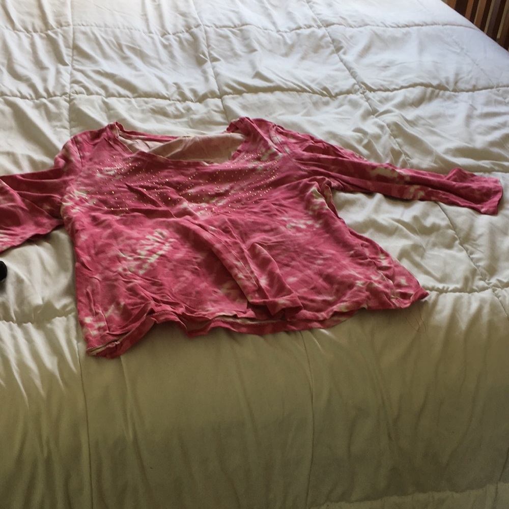 3/4 length sleeve tie dyed shirt